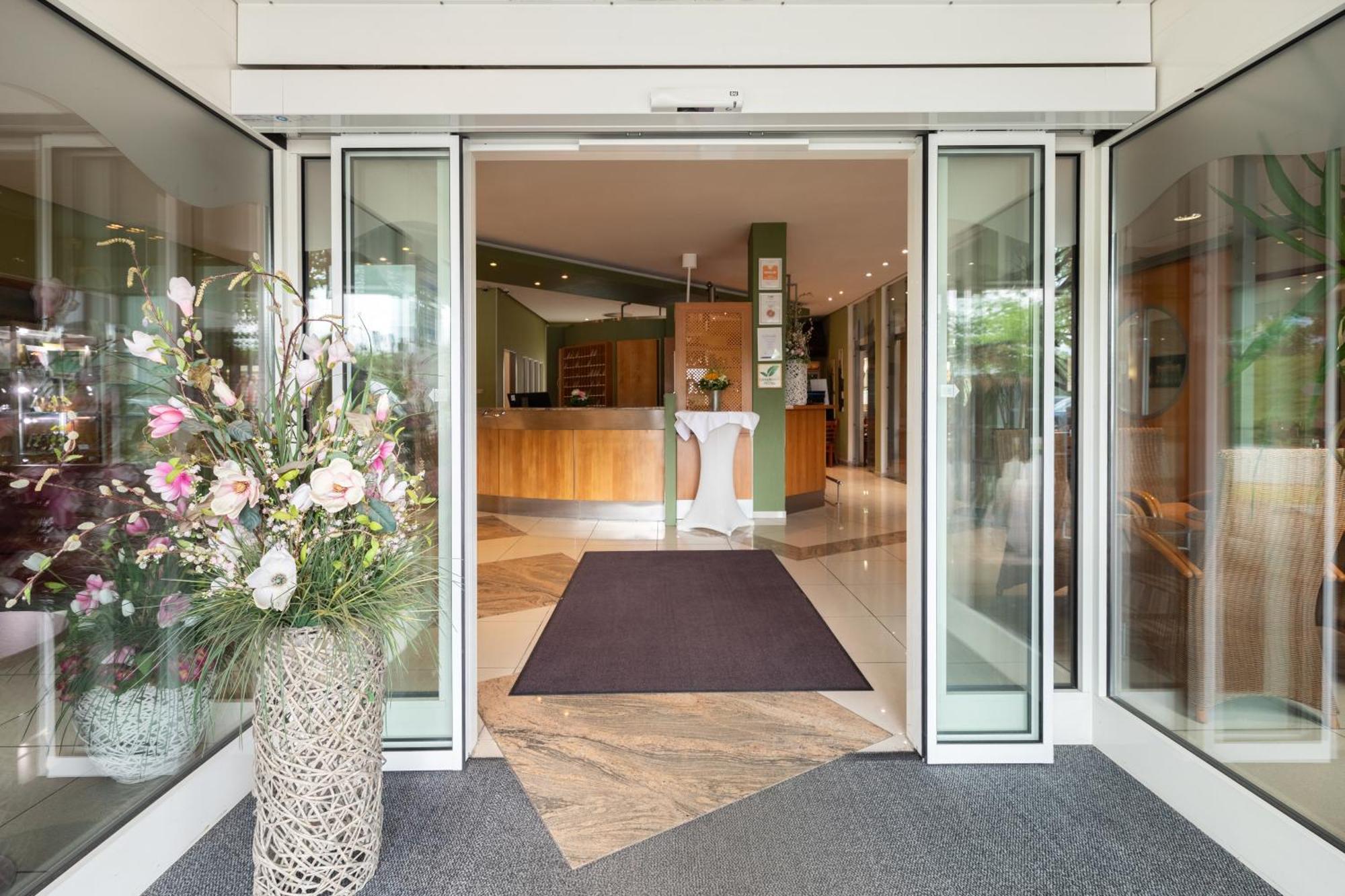 Garner Hotel Cottbus Sued By Ihg Exteriör bild