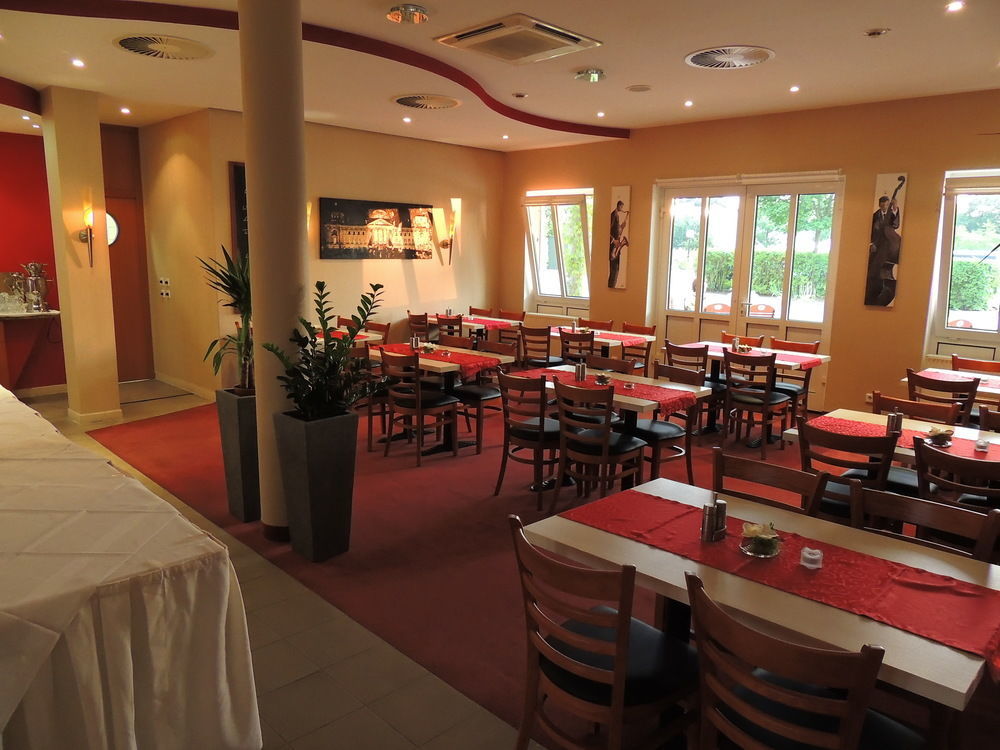Garner Hotel Cottbus Sued By Ihg Exteriör bild
