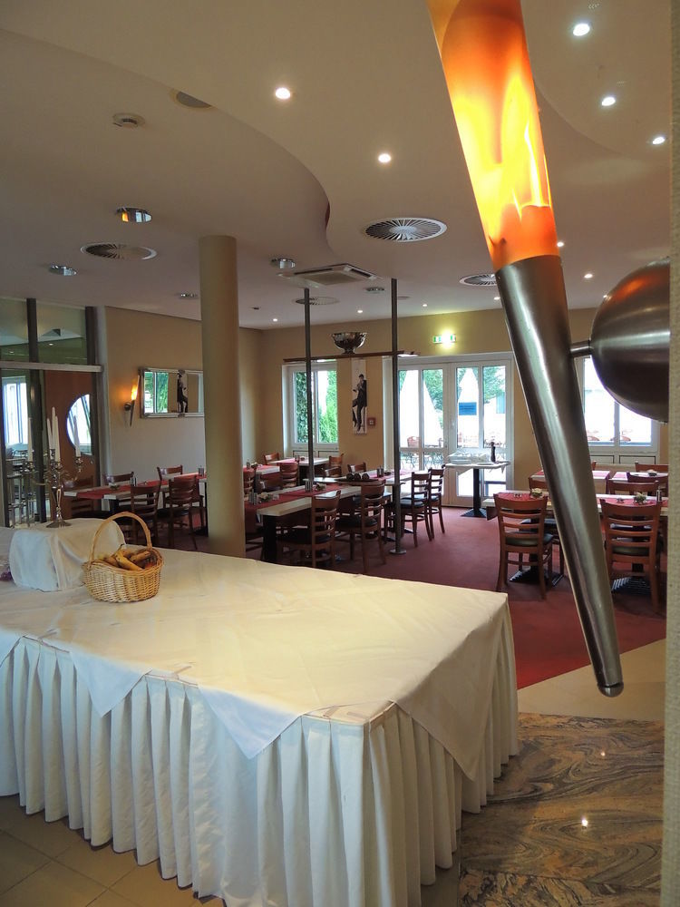 Garner Hotel Cottbus Sued By Ihg Exteriör bild