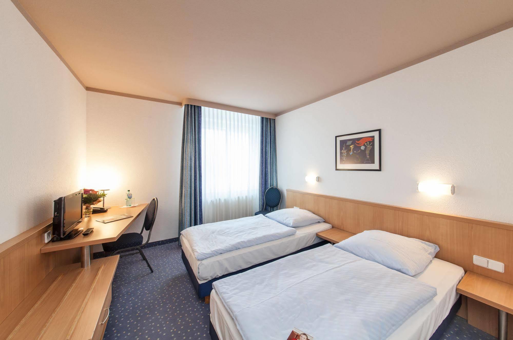 Garner Hotel Cottbus Sued By Ihg Exteriör bild